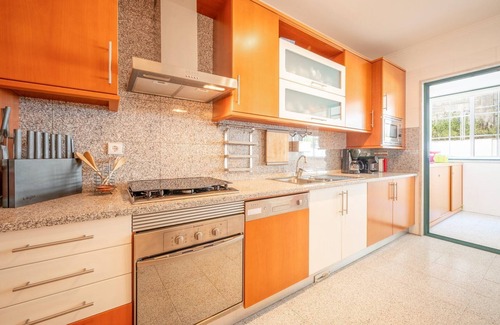 Barcarena Apartment | GuestReady - Inviting Residence with Family-Friendly Amenities