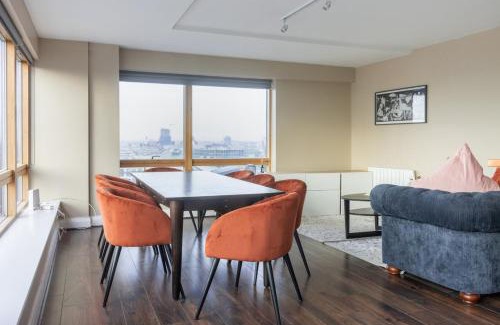 Grand Canal Dock Apartment | GuestReady - Stunning views from Millenium Tower