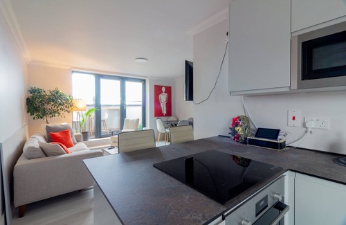 Sutton Cross Apartment | Serene Retreat at GuestReady - Family-Friendly and Cozy