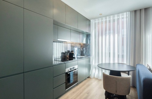 Mafamude Apartment | Trendy Studio in Gaia with Family-Friendly Amenities