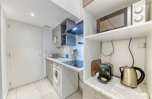 Villette - Maisons Neuves Apartment | Serene City Retreat with Spa & Family-Friendly Amenities