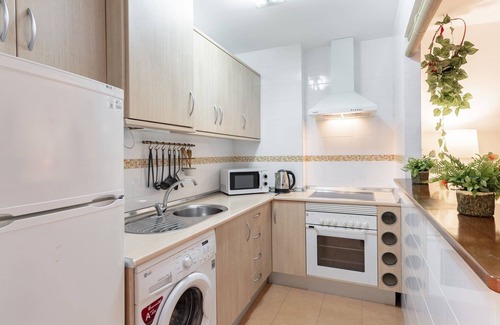 La Trinidad Apartment | Relaxing Retreat at GuestReady in Málaga with Spa & Breakfast