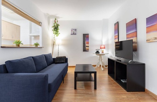 La Trinidad Apartment | Relaxing Retreat at GuestReady in Málaga with Spa & Breakfast