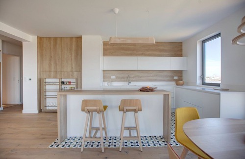 Bastide Apartment | Trendy GuestReady Residence with River View & Spa Amenities