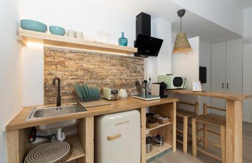 Mislata Apartment | Relaxing Tropical Retreat at GuestReady in Mislata Valencia