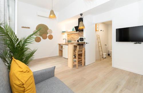 Mislata Apartment | Relaxing Tropical Retreat at GuestReady in Mislata Valencia