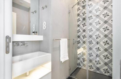 Baixa Apartment | Stylish 2BR Apt Minutes from Santa Justa Lift - Family Friendly
