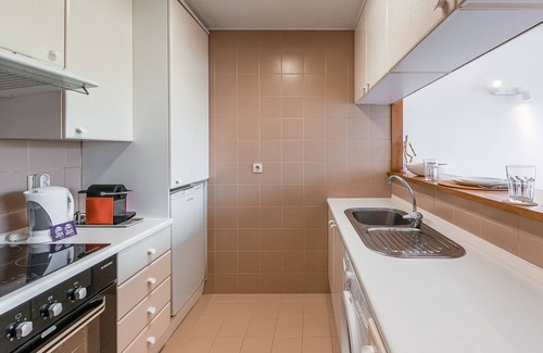 Matosinhos Apartment | Discover Zarco Studio: Top-Rated with Pool & Breakfast