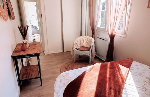 Epinal Bed & Breakfast | Cozy Guestroom Épinal for 2 with Pool & Family Amenities