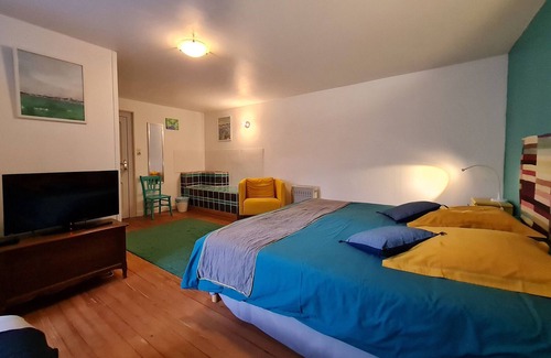 Raon-les-Leau Bed & Breakfast | Cozy Guestroom in Raon-lès-Leau with Spa & Breakfast