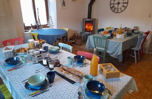 Raon-les-Leau Bed & Breakfast | Comfortable Guestroom in Raon-lès-Leau for Families