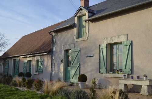 Saulnay Bed & Breakfast | Cozy Guestroom Saulnay: Ideal Studio for Two, Breakfast Included
