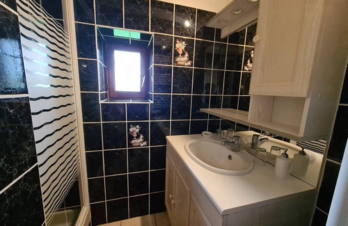 Saulnay Bed & Breakfast | Cozy Guestroom Saulnay: Studio Flat for Two with Breakfast