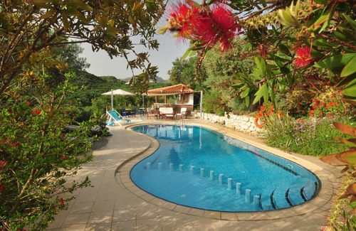 Kissamos Apartment | Discover "A Little Paradise" with Ocean Views & Pool Access