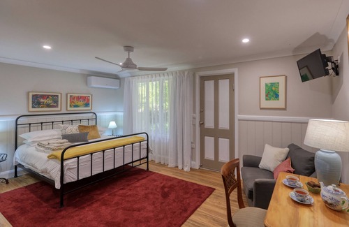 Flaxton House | Exclusive Access to Lagoon Pool & Gardens - Guest Rated 10/10