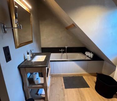 Sint-Gillis Bed & Breakfast | Top-Rated Guestsuite Couvert with Family-Friendly Amenities