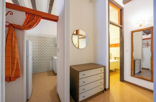 Toscolano Maderno Apartment | Stay at Sergio Il Gufo - Orange in Historic Center