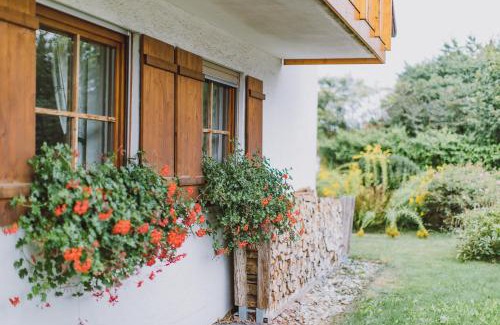 Unterallgau Apartment | Guggi's Alm: Pet Friendly Retreat with Excellent Ratings