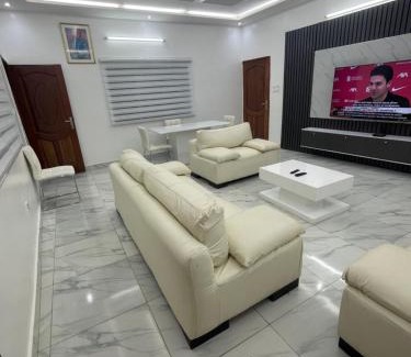 Abomey-Calavi Apartment | Family-Friendly Getaway at Guidi Hotel Awaits You
