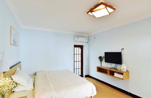 Qixing Hostel | Discover Guilin Cyan Box Hostel: Family-Friendly Retreat