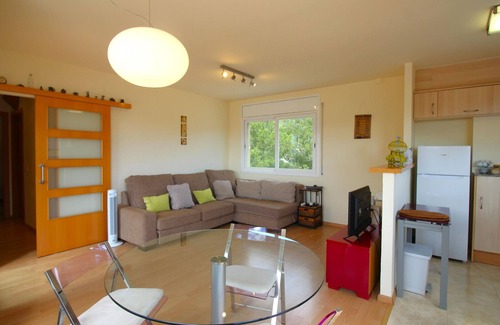 Llanca Apartment | Cozy Apartment Llançà with Spa and Kitchen for 5 Guests