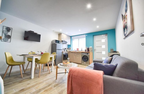 Saint-Martin-du-Littoral Apartment | Guillemard - Perfect Getaway Steps from the Beach