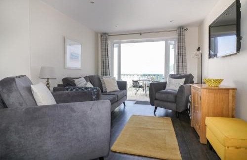 Newquay House | Guillemot: 5-Star Pet-Friendly Hotel with Top Guest Ratings