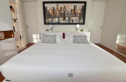 Guimaraes Apartment | Discover GuimaGold: 4-Star Stay with Family-Friendly Perks