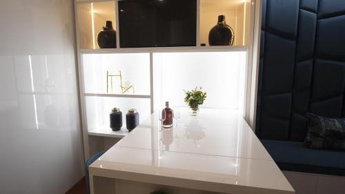 Guimaraes Apartment | Discover GuimaGold: 4-Star Stay with Family-Friendly Perks