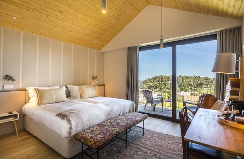 Malveira da Serra Villa | Discover Guincho Floating Book Villa with Private Pool & Spa