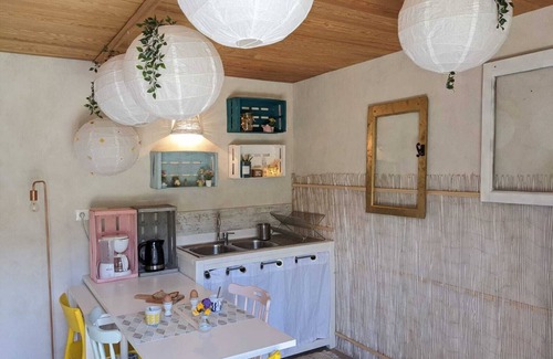 Brujas Other | Cozy Guinguette Poétique à la Ferme with Spa & Breakfast