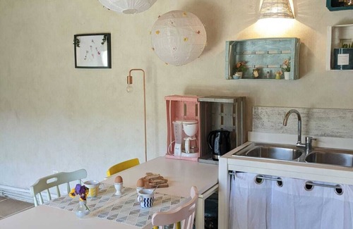 Brujas Other | Cozy Guinguette Poétique à la Ferme with Spa & Breakfast