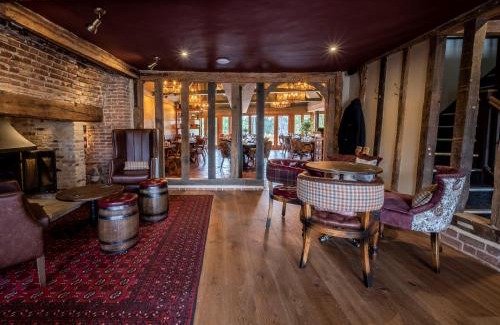 Icklingham Hotel | Discover the Cozy Guinness Arms: 4-Star, Pet-Friendly Stay