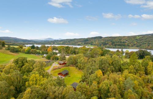 Glen Urquhart Ski Chalet | Top-Rated Chalet Loch Meiklie: Family & Pet-Friendly Retreat
