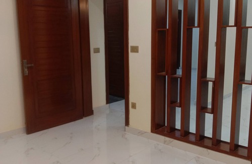 Gujrat House | Gujrat Guest House: Ideal for Families and Professionals
