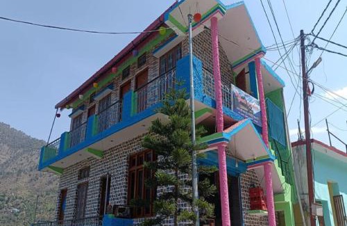 Rajgarhi Cabin | Inviting Gujrati Marwadi Cottage with Family-Friendly Dining