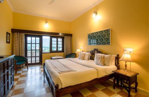 Pushkar Hotel | Gulaab Niwaas Palace: 4-Star Retreat with Oceanfront Bliss