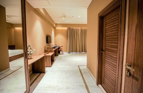 Chandauli Hotel | Explore Gulab Kothi Varanasi: Family-Friendly Getaway