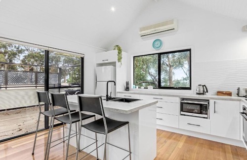 Kennett River House | Gulah Hotel: Family-Friendly Getaway with High Ratings