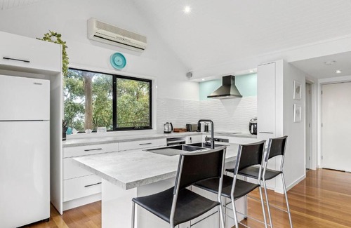 Kennett River House | Gulah Hotel: Family-Friendly Getaway with High Ratings