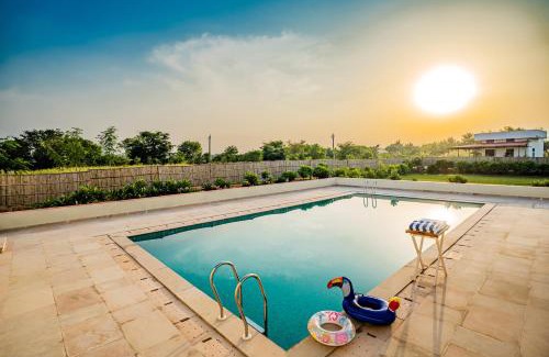 Sariska Hotel | Guldaar - Enchanting Forest Retreat with Pool & Dining
