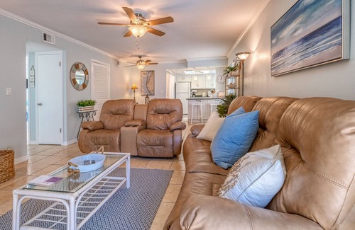 Independence Square Condo | Inviting Gulf Views & Walk to Dining - Guest Rated 9.8!