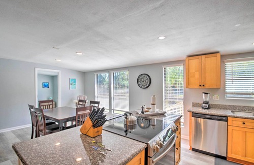 Gulf Breeze House | Gulf Breeze Home: Family-Friendly Retreat Near Pensacola Beach