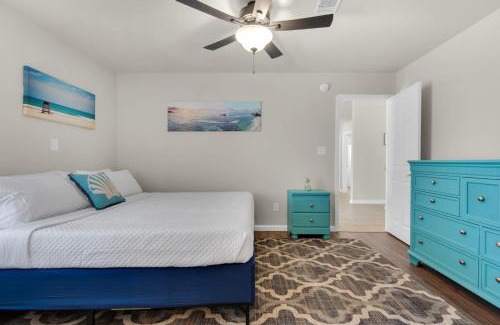 Gulf Breeze Apartment | Gulf Brze Family-Pet Friendly-Near Beaches Shops