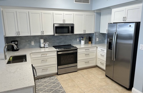 Thomas Drive Condo | Unforgettable Gulf Views & Modern Amenities Await You