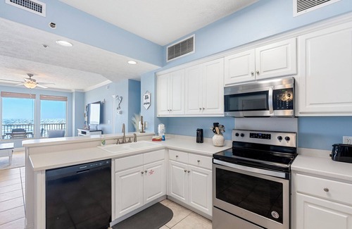 Thomas Drive Condo | Gulf Crest 305: Steps to Beach with Ocean View Amenities