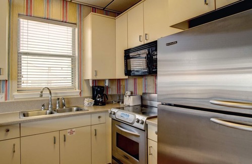 Gulf Shores House | Beachfront Family Retreat with Pool and Hot Tub Access