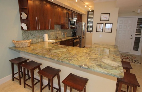 Longboat Key Condo | Oceanfront Getaway: Beachplace 9-103 Condo by RVA