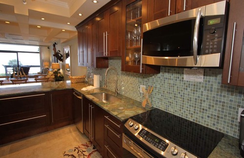 Longboat Key Condo | Oceanfront Getaway: Beachplace 9-103 Condo by RVA