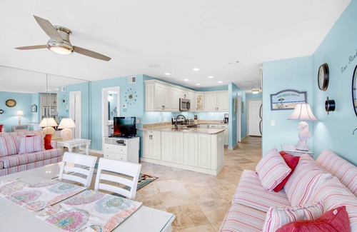 Fort Bay Condo | Beachfront Escape with Pool, Hot Tub & Grill Area